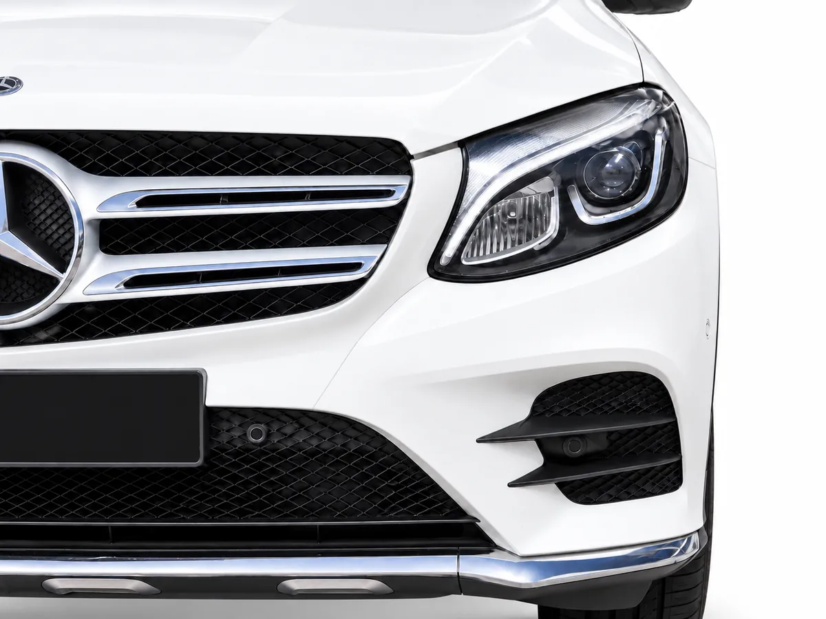 MERCEDES_GLC_BLANCO_2706KPT_20261008_005_DETALLE_FRONTAL
