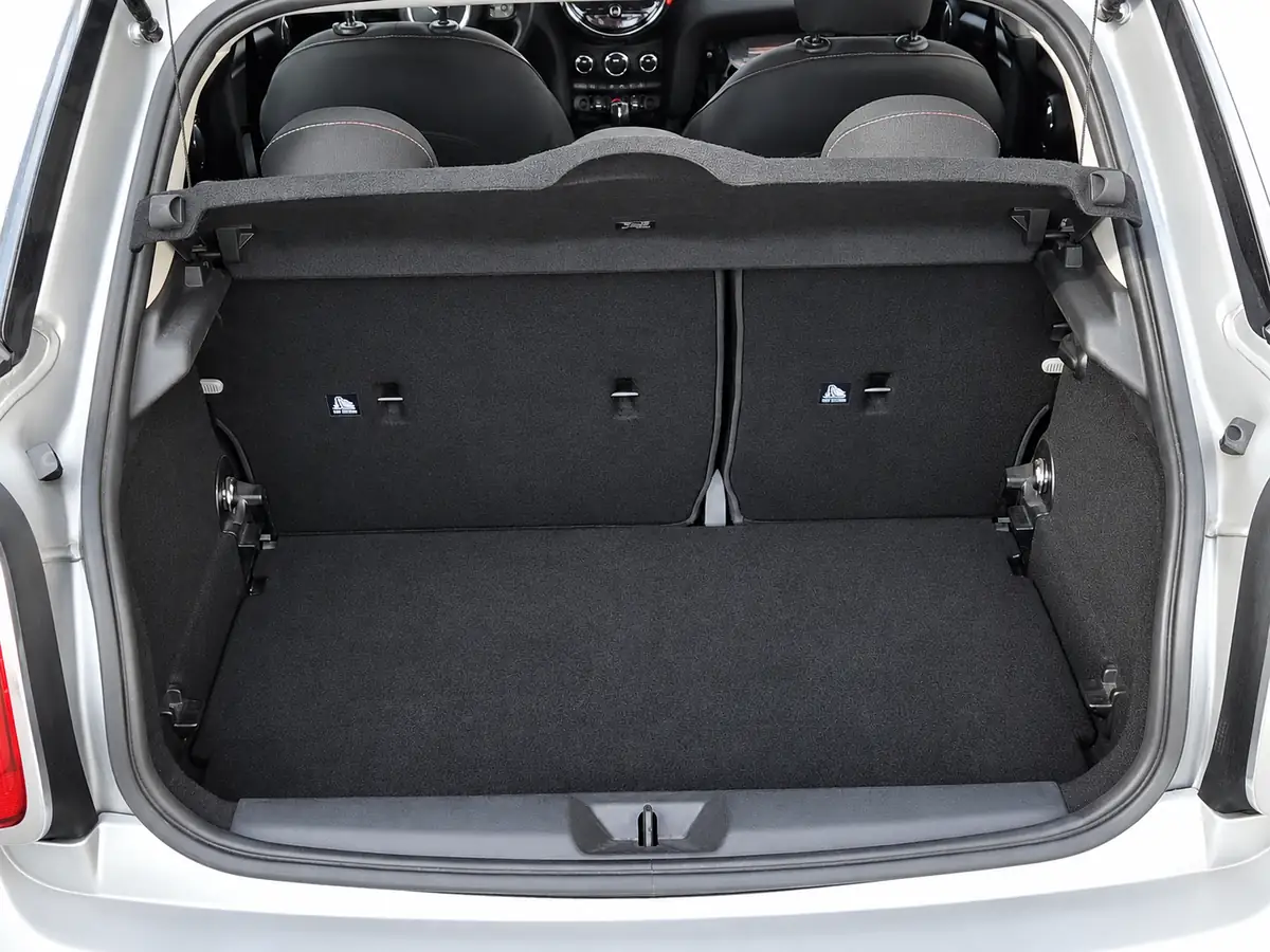 MINI_COOPER_PLATA_20261002_010_20261002_165928