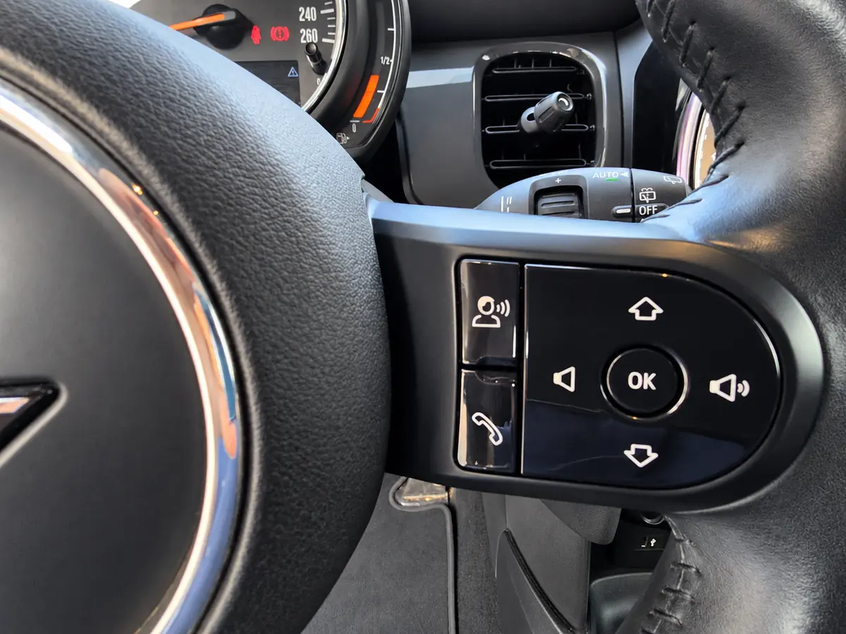 MINI_COOPER_PLATA_20261002_019_20261002_170048