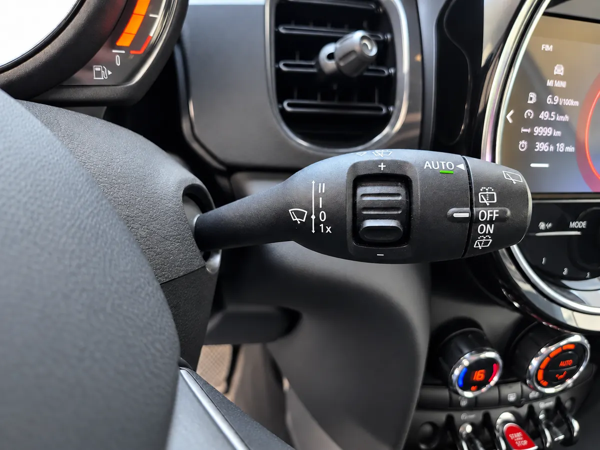 MINI_COOPER_PLATA_20261002_021_20261002_170059