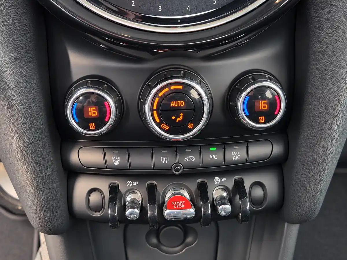 MINI_COOPER_PLATA_20261002_028_20261002_170300