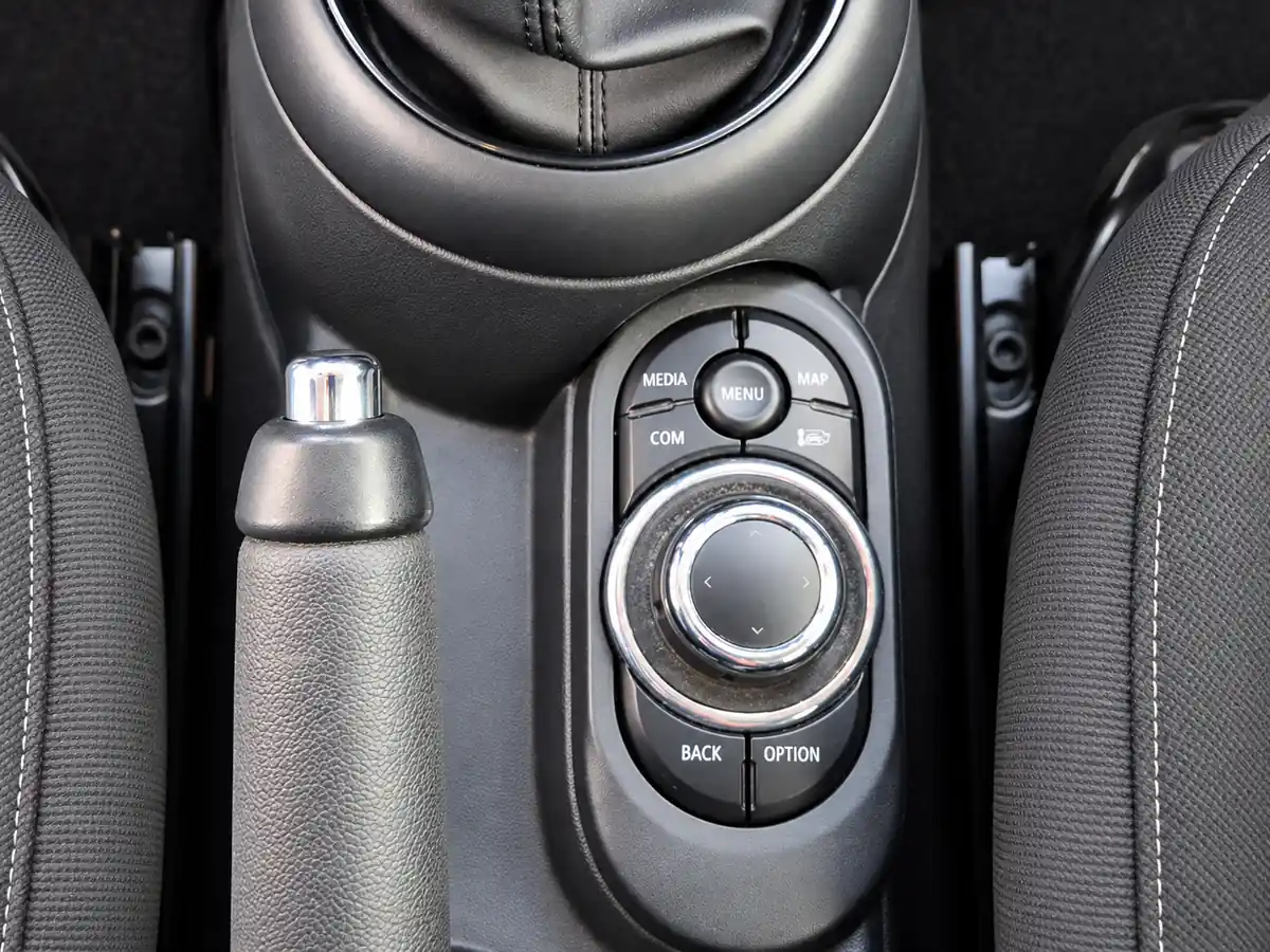 MINI_COOPER_PLATA_20261002_030_20261002_170317