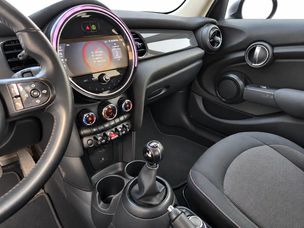 MINI_COOPER_PLATA_20261002_031_20261002_170332