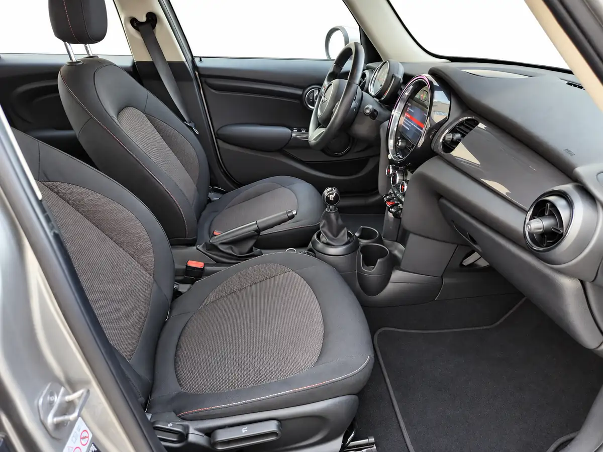 MINI_COOPER_PLATA_20261002_033_20261002_170356