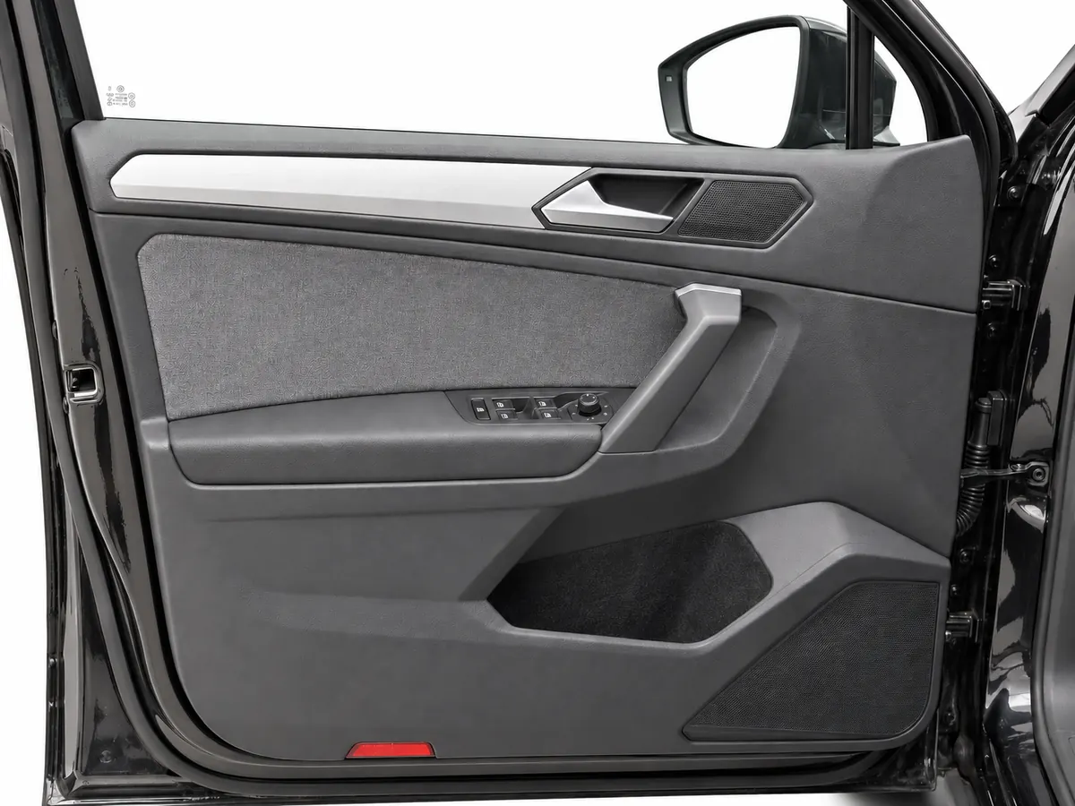 SEAT_TARRACO_NEGRO_1YFT560_20261004_015_PANEL_PUERTA