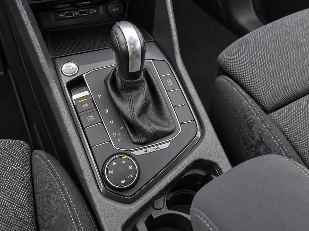 SEAT_TARRACO_NEGRO_1YFT560_20261004_029_SELECTOR_CAMBIO