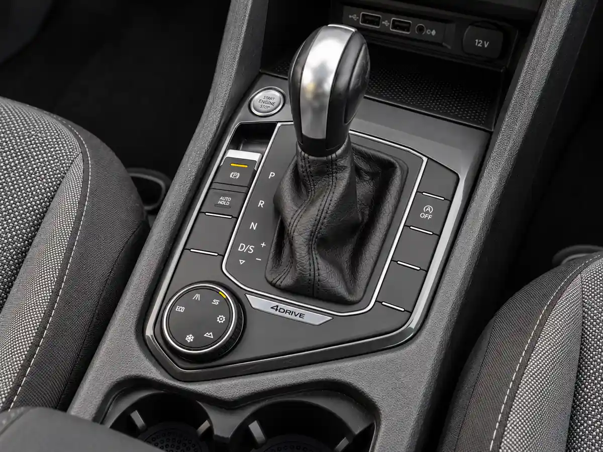 SEAT_TARRACO_NEGRO_1YFT560_20261004_030_CONSOLA