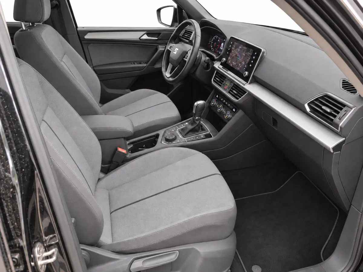 SEAT_TARRACO_NEGRO_1YFT560_20261004_033_ASIENTOS_DESDE_ACOMPANANTE