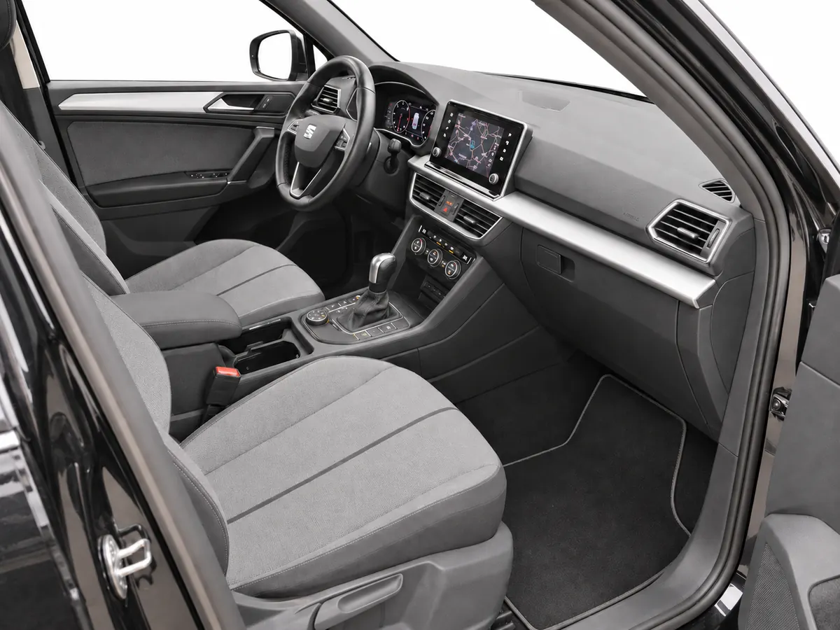 SEAT_TARRACO_NEGRO_1YFT560_20261004_034_ASIENTOS_DESDE_CONDUCTOR