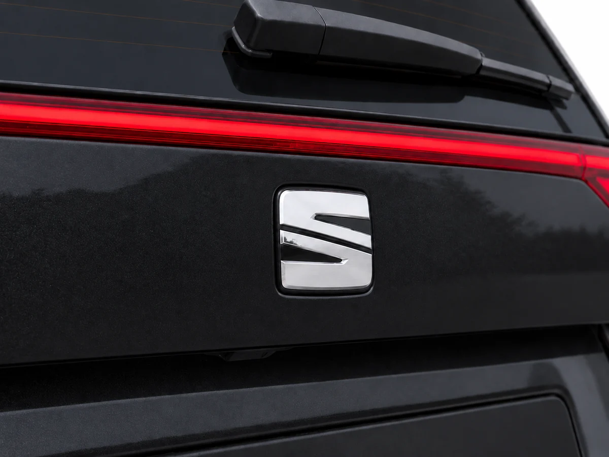 SEAT_TARRACO_NEGRO_1YFT560_20261004_036_EMBLEMA