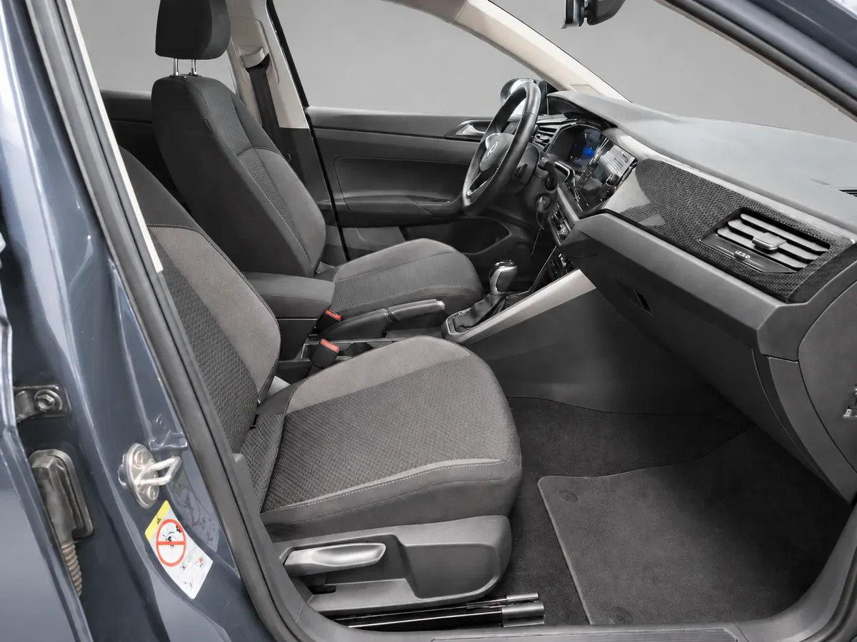 VOLKSWAGEN_TAIGO_GRIS_AZULADO_20261001_034